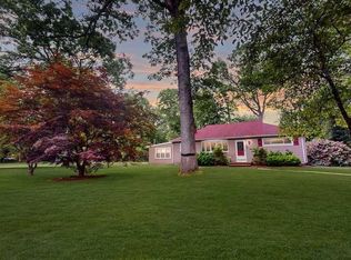 15 Sheehan Dr, Oak Ridge, NJ 07438