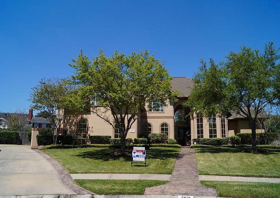 1st image of 2615 Heatherbend Dr