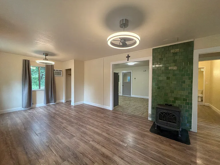 8267 Pinecrest Dr — Photo 2