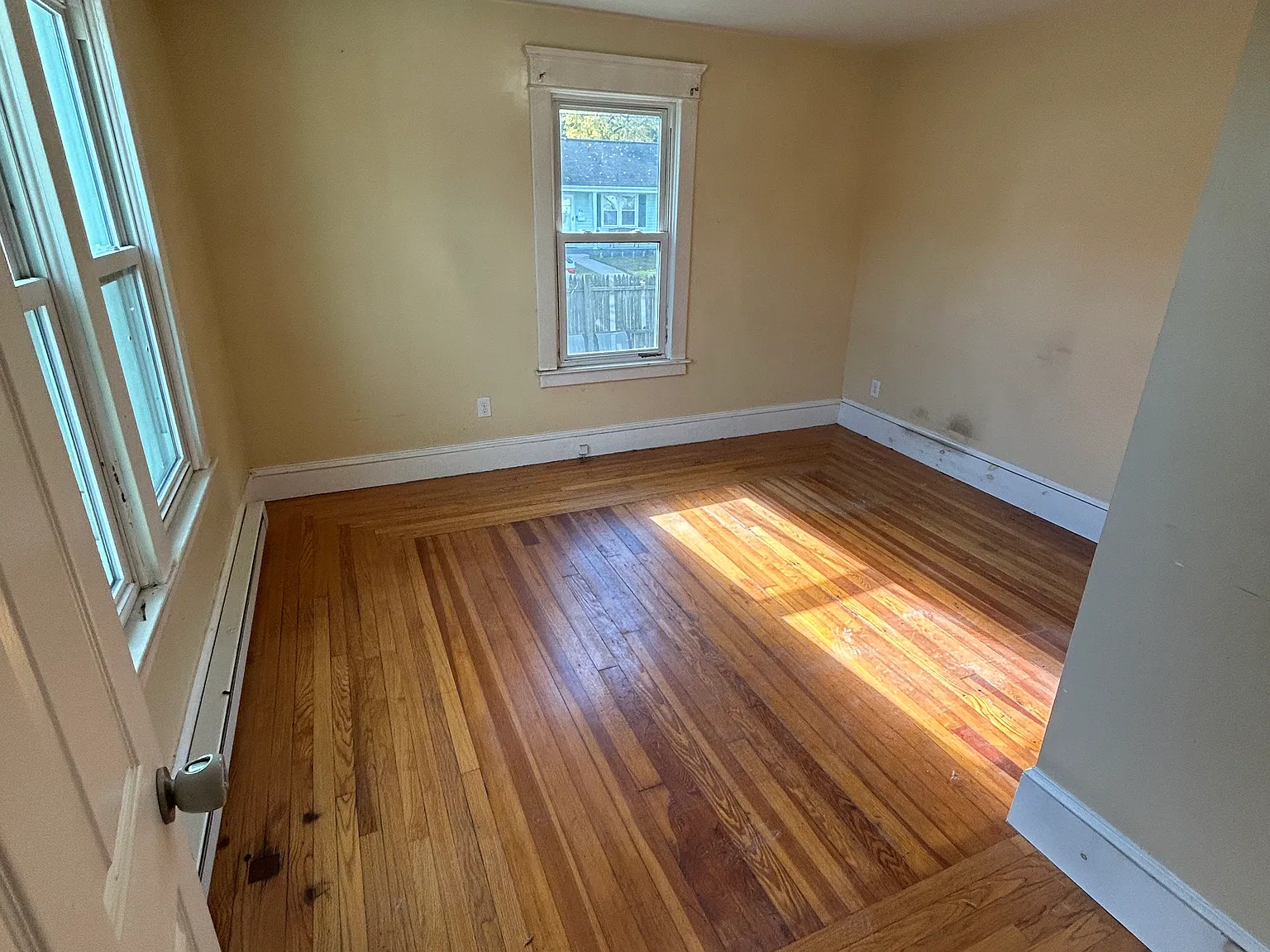 3 bed, $2,050 — Photo 2