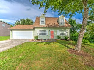 2624 NW Crestpark Rd, Knoxville, TN 37912