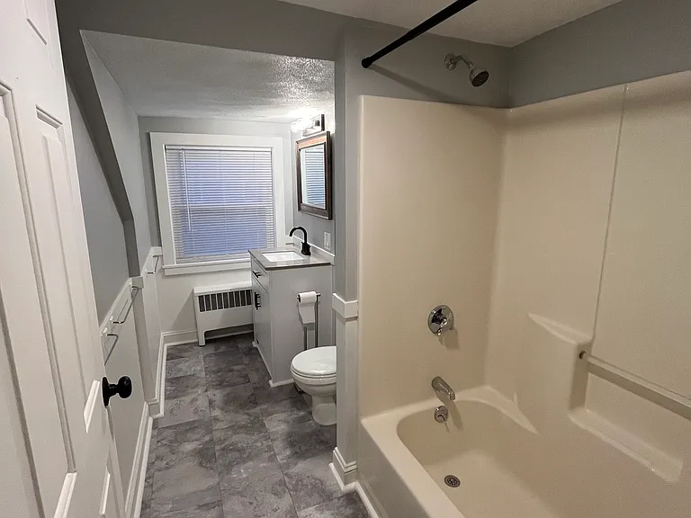 142 Elm St #5 — Photo 4