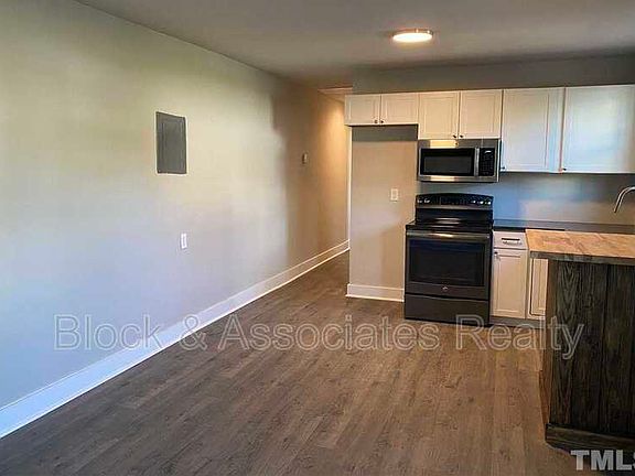 4th image of 1501 Pender St