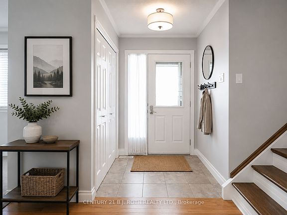 2nd image of 2246 Richardson St