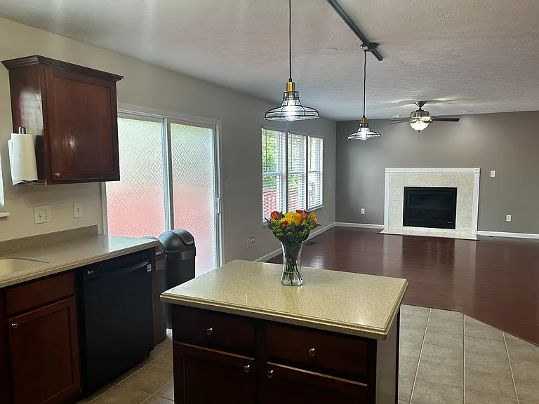 6631 Lovell Ct — Photo 8