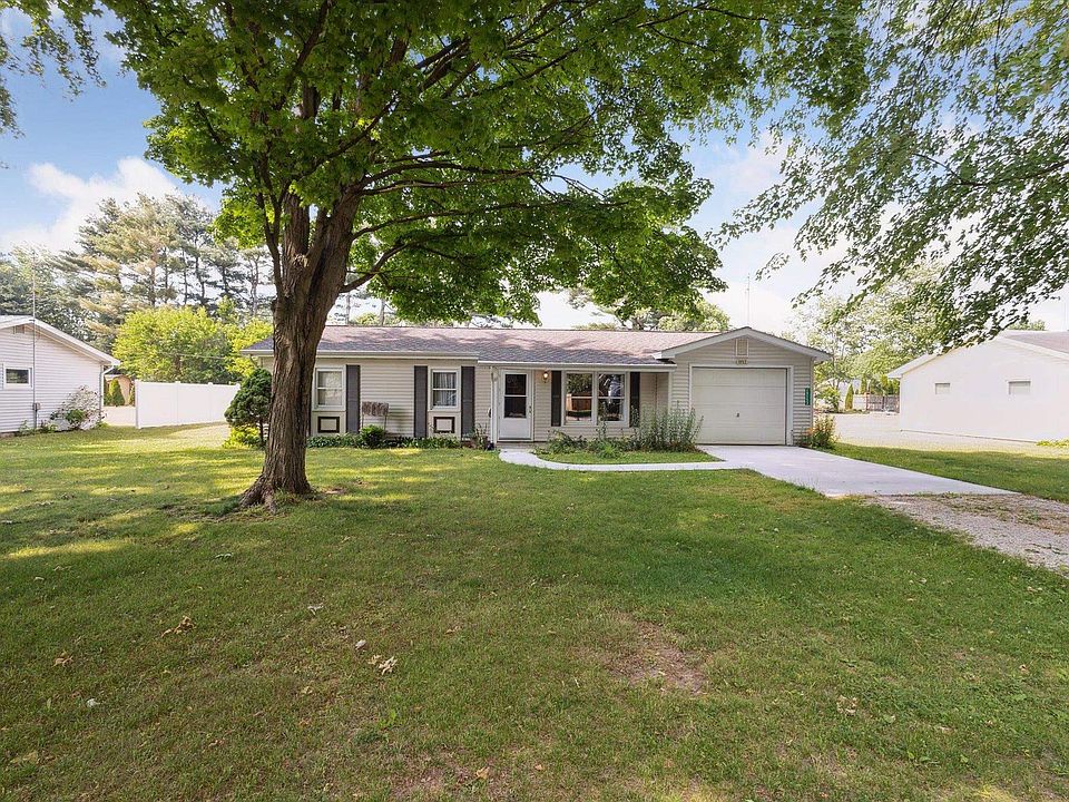 19153 Oak St New Paris, IN, 46553 Apartments for Rent Zillow