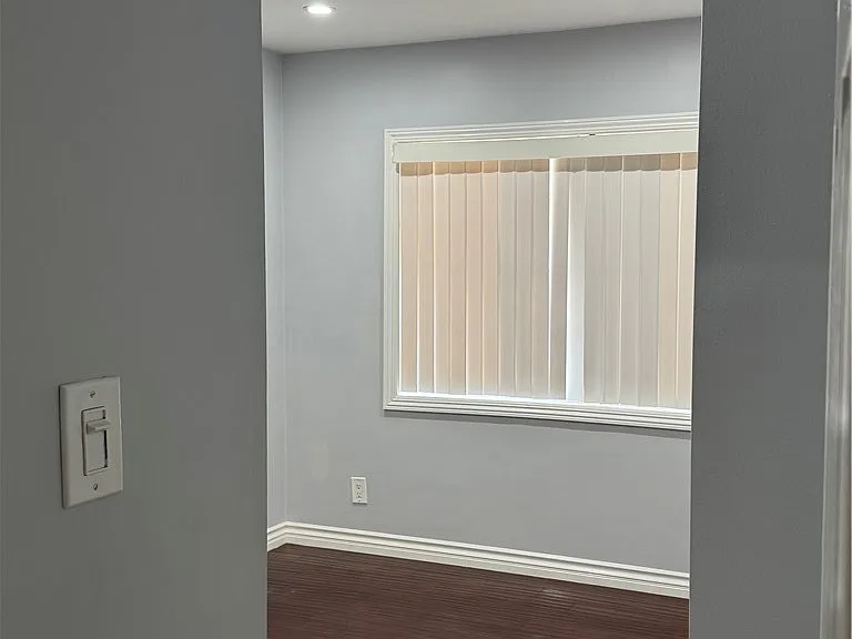 8739 Tyrone Ave — Photo 13