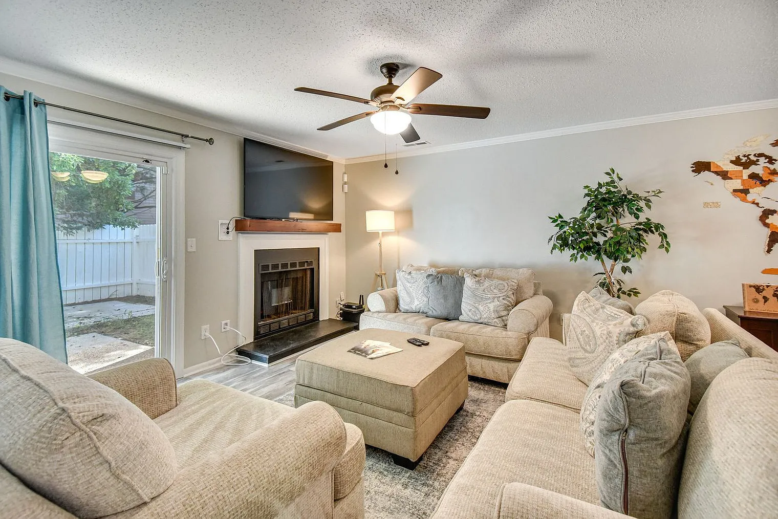 3 bed, 2.0 bath, 1345 sqft, $3,465 — Photo 1