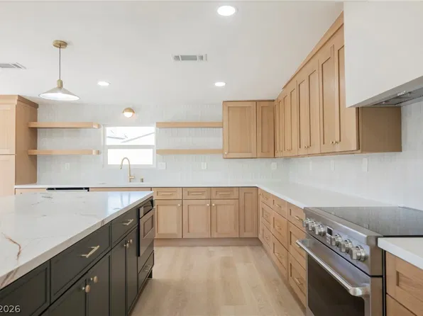 617 E Fairway Rd, Henderson, NV 89015
