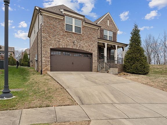 3rd image of 2539 Tapestry St
