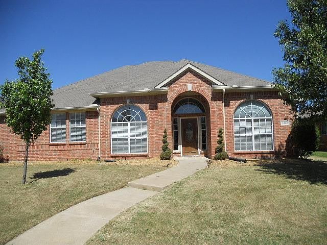 1st image of 3805 Gillespie Dr