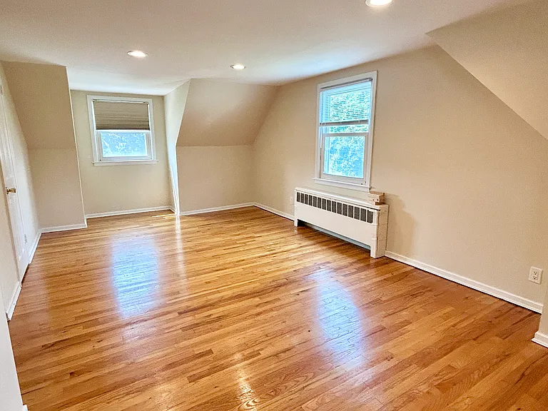 2nd floor bedroom (3)