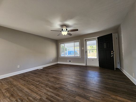 4th image of 1020 Woodvale Dr