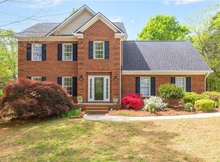 8193 Oak Creek Dr, Stokesdale, NC 27357