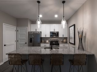 Everton Flats, Warrenville, IL 60555