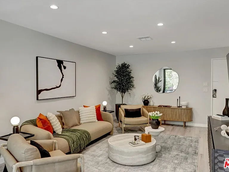7300 Franklin Ave #346 — Photo 19