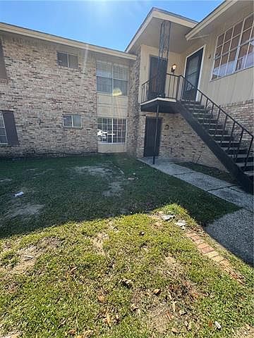1st image of 4369 Woodland Dr #2