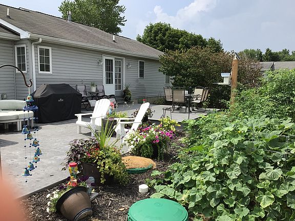Back deck & garden