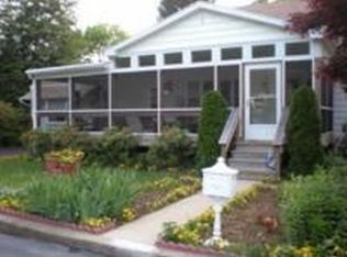 2124 Fernwood St, Reading, PA 19604