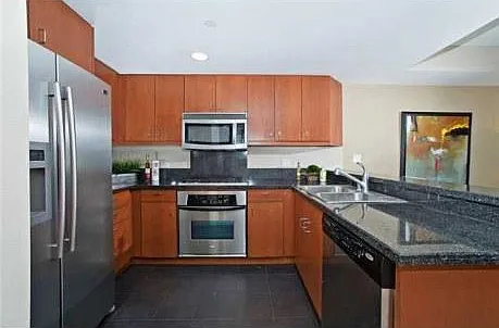 1 bed, 760 sqft, $2,475 — Photo 2