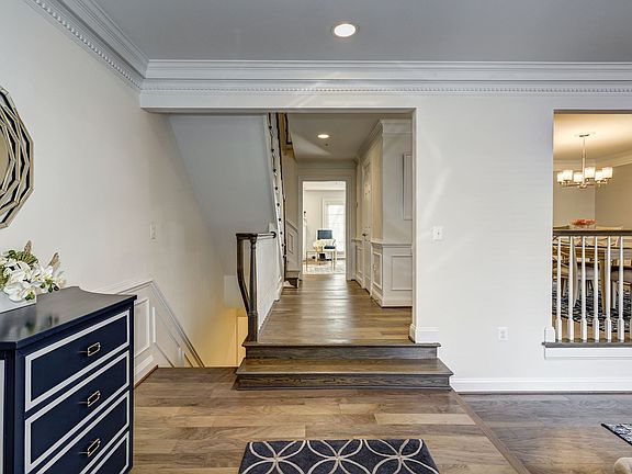 5th image of 5908 Maplewood Park Pl
