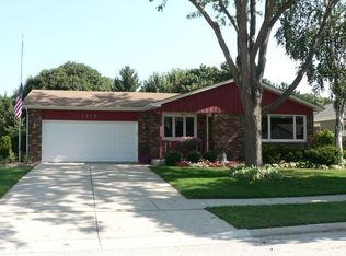 1910 Monday Dr, Elgin, IL 60123