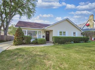 213 W Courtland St, Mundelein, IL 60060