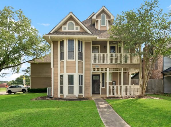 22938 Spring Willow Dr, Tomball, TX 77375