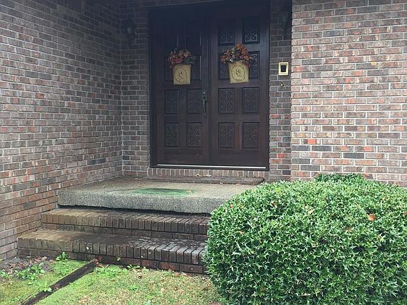 2nd image of 400 Sheraton Dr