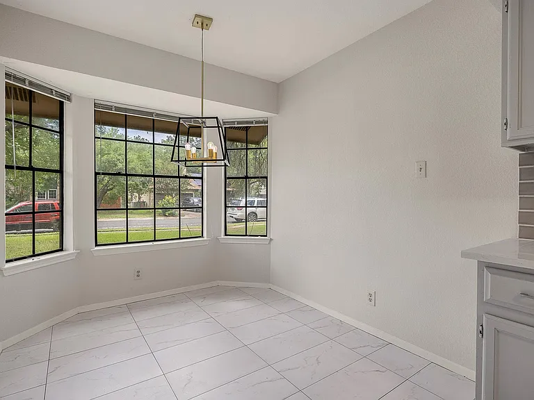 8905 Bridgewood Trl — Photo 16