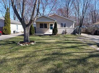 918 Liberty St, Algonac, MI