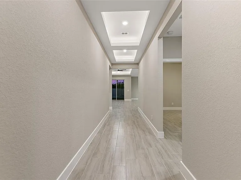 330 Royal Palm Way — Photo 9