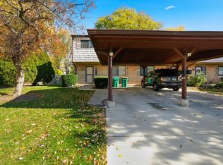 413 Buffalo Trl, Wheeling, IL 60090