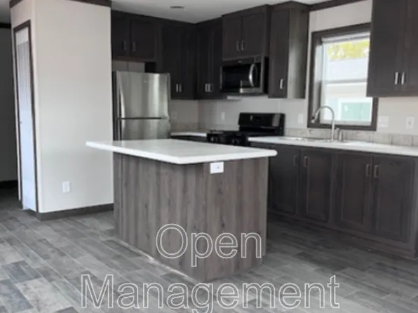 2301 SW Oralabor Rd, Ankeny, IA