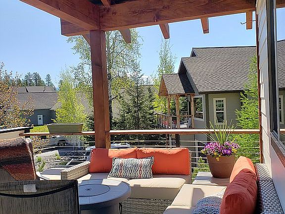 Large covered back deck