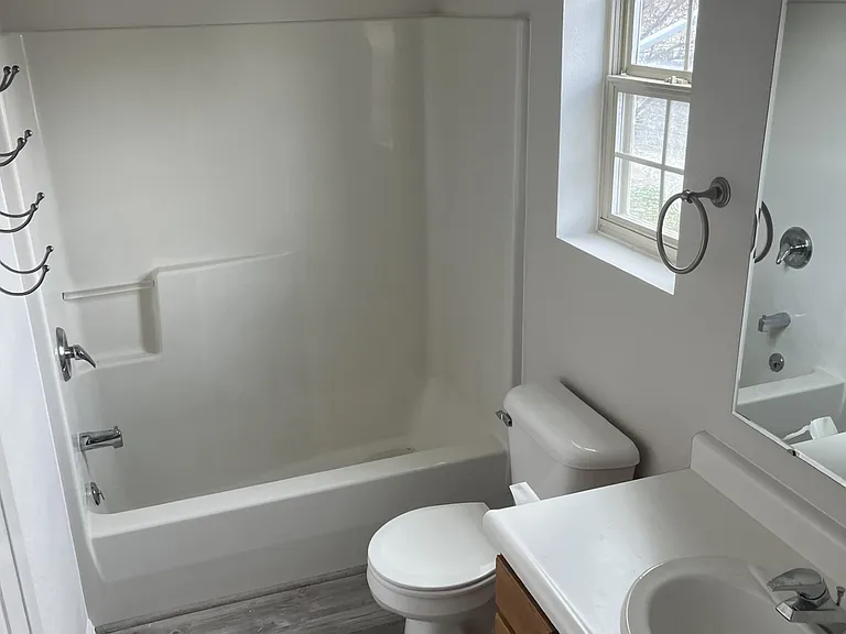 606 Prairie Ave — Photo 2