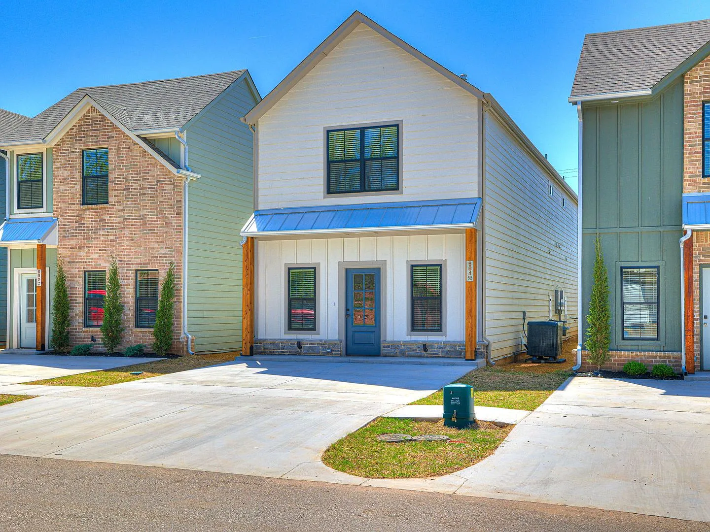 Brand New Duplexes Downtown Edmond — Photo 4