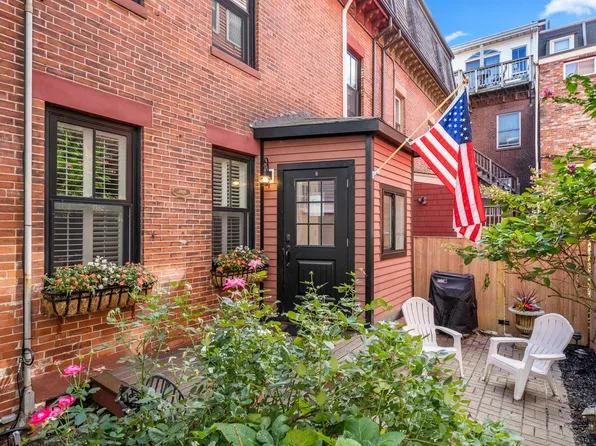 9R Salem St, Charlestown, MA 02129