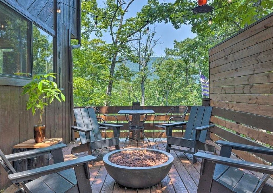 1st image of 3774 Ericksen Cir
