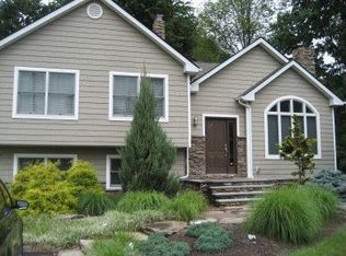 37 Pine St, New City, NY 10956