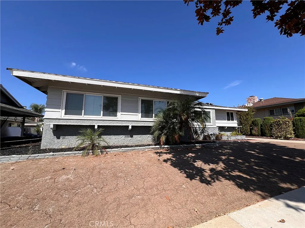 3 bed, 2.5 bath, 1855 sqft, $3,800 — Photo 1