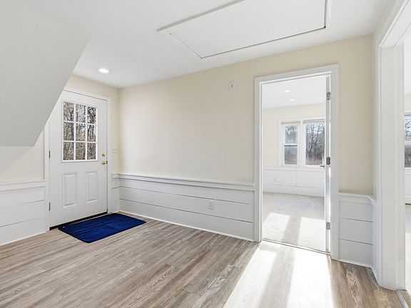 4th image of 294 Great Rd