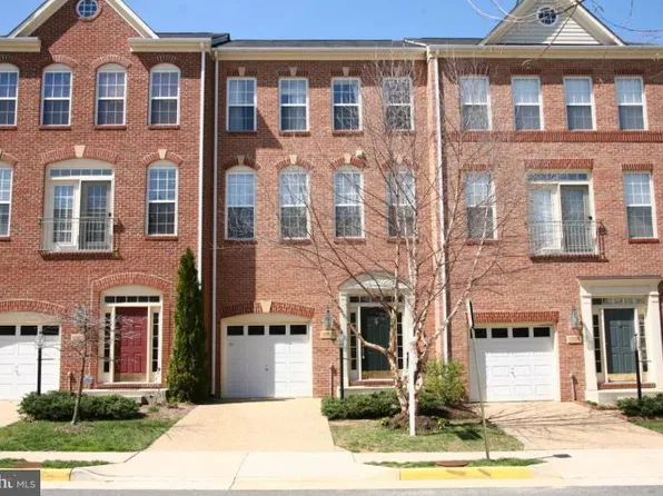 13600 Flying Squirrel Dr, Herndon, VA 20171