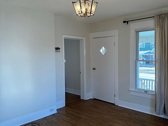 2nd image of 3115 Pershing St