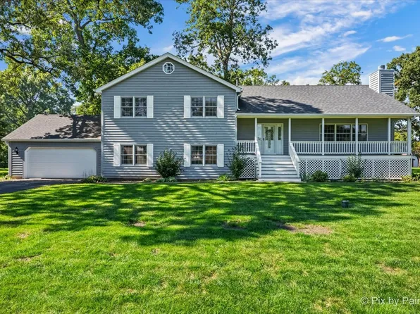 6N110 Medinah Rd, Medinah, IL 60157