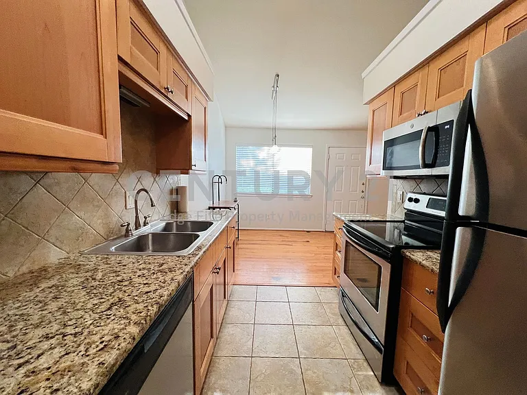 5759 Cedar Creek Dr — Photo 11