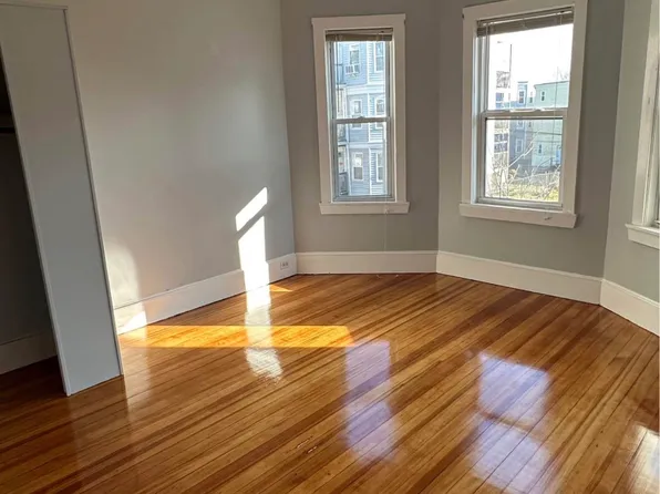 (undisclosed Address), Dorchester, MA 02122