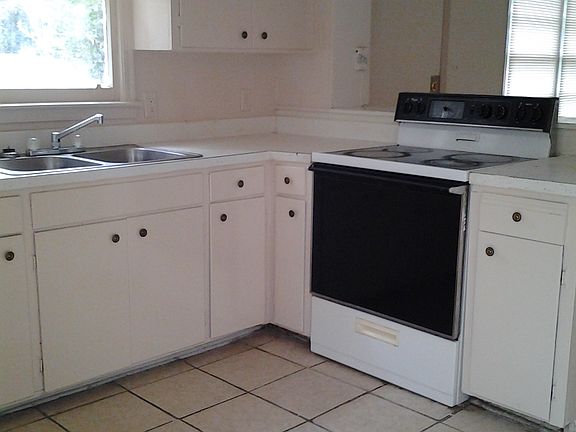 2nd image of 742 E Brookwood Dr