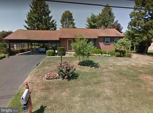 41 Park Circle Dr, Lancaster, PA