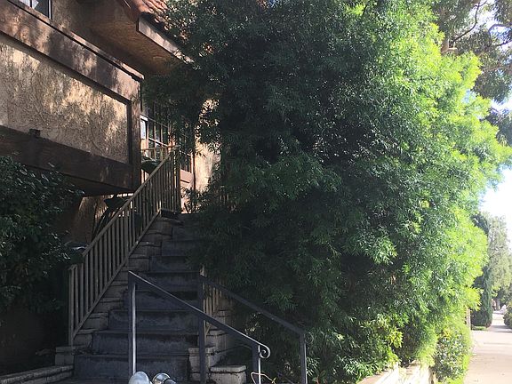 5th image of 1310 Barry Ave APT 202